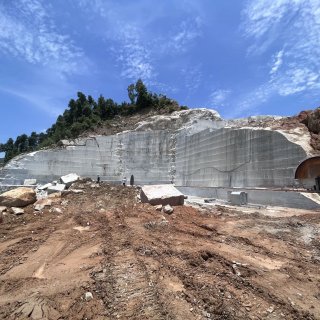 Quarry - Wooden Veins Granite Quarry