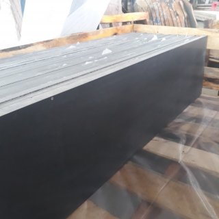 Slabs - Black basalt honed