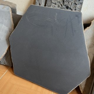 Steppingstone - Honed - Black basalt steppingstone 