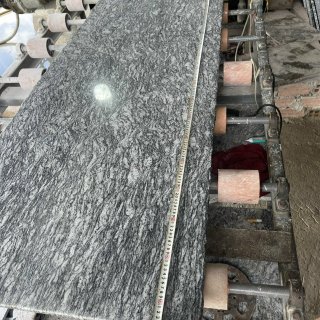 Treads - Flamed - Wooden veins granite polished