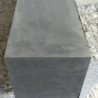 Treads - Honed - Black basalt honed 